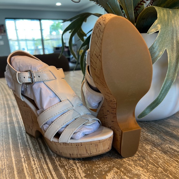 Kennedy Strappy Wedge - Picture 5 of 6